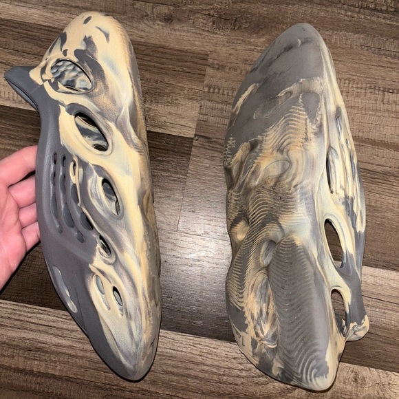 Yeazy Foam Runner MXT - Picture 2 of 5